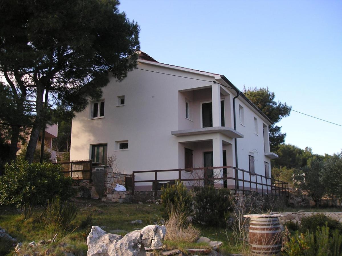 Apartmani Huljic Stari Grad  Luaran gambar